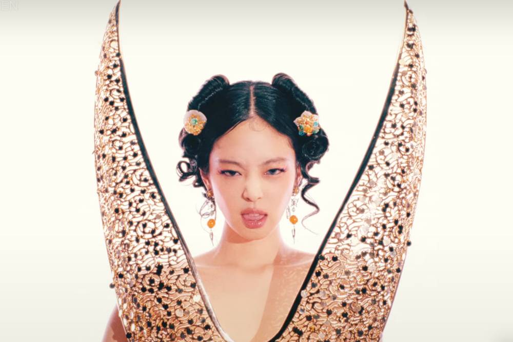 Jennie BLACKPINK di MV ZEN (youtube.com/JENNIE)