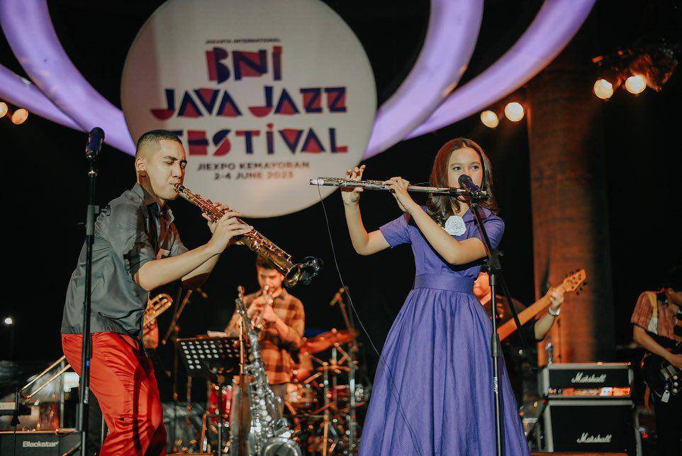 Rara Sudirman dan Rafi Sudirman tampil di Java jazz (instagram.com/rarasudirman)