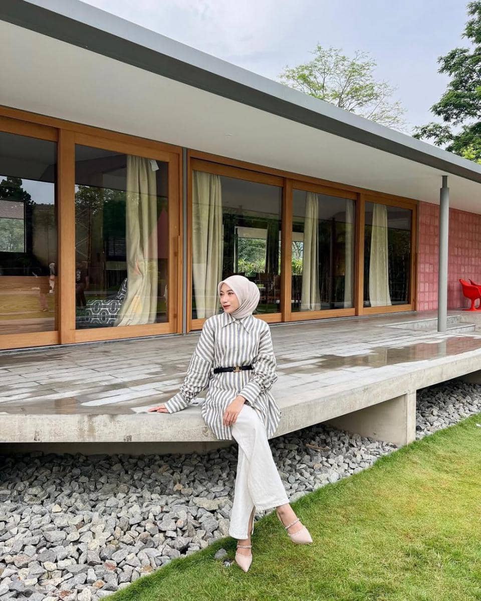 inspirasi fashion outfit scandi style (instagram.com/rafikarahmaaa)