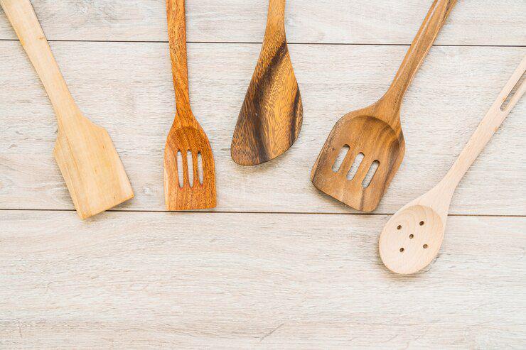5 Cara Merawat Peralatan Dapur Berbahan Kayu agar Awet