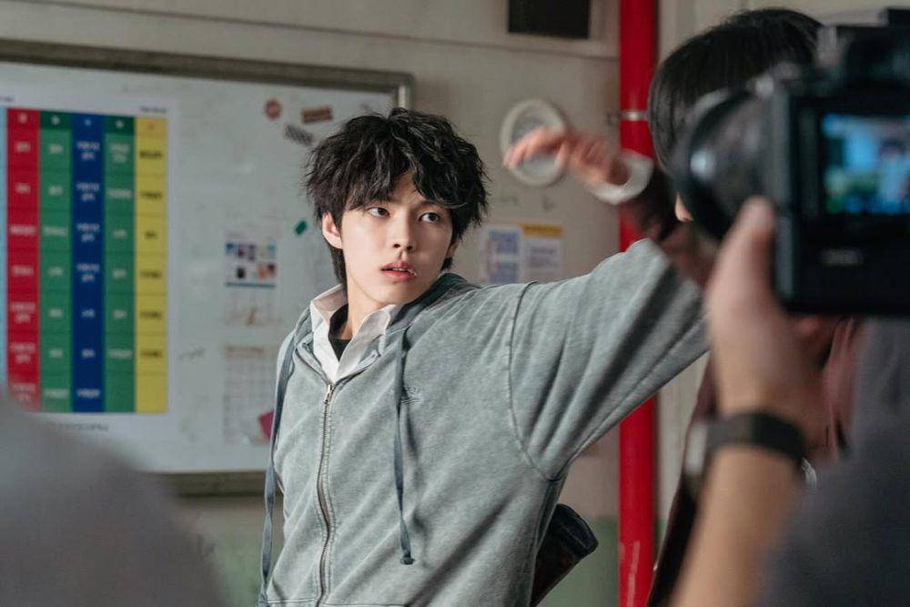 still cut Park Yoon Ho di drama Study Group (instagram.com/_pyyhh)