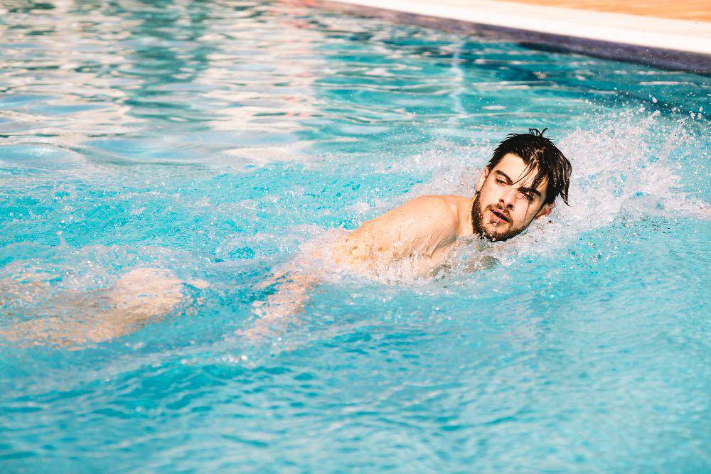 potret berenang (freepik.com/freepik)