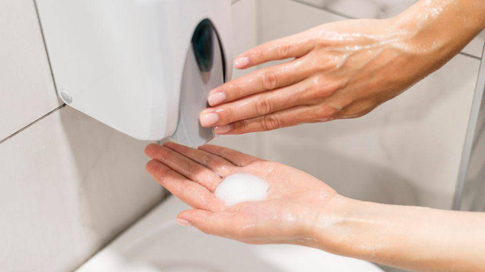 ilustrasi dispenser sabun (freepik.com/freepik)