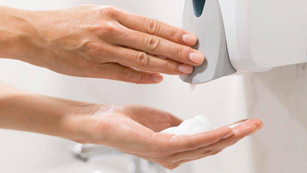 ilustrasi dispenser sabun (freepik.com/freepik)