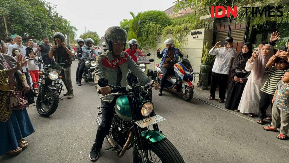 Presiden ke-7 Jokowi riding bareng Legend Rider keliling Solo. (IDN Times/Larasati Rey)