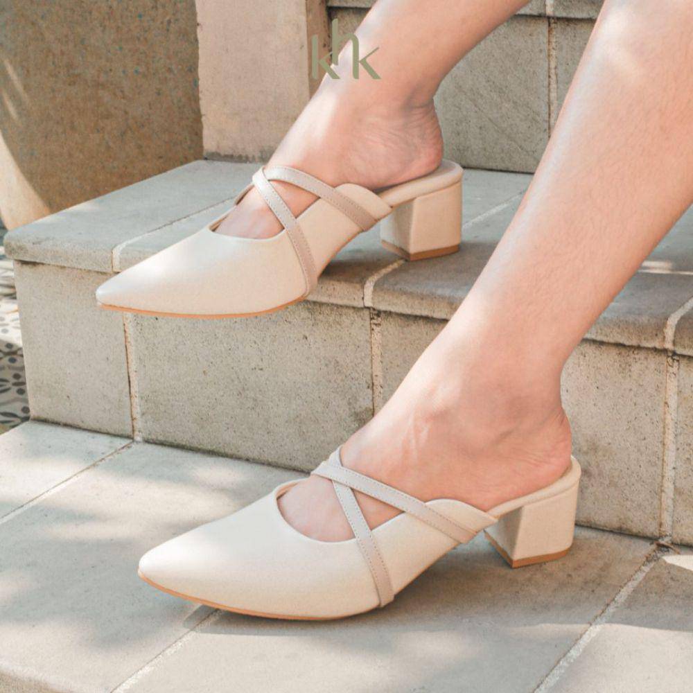 KHK by Khakikakiku Yumi Heels Cream (shopee.co.id/KHK by Khakikakiku)
