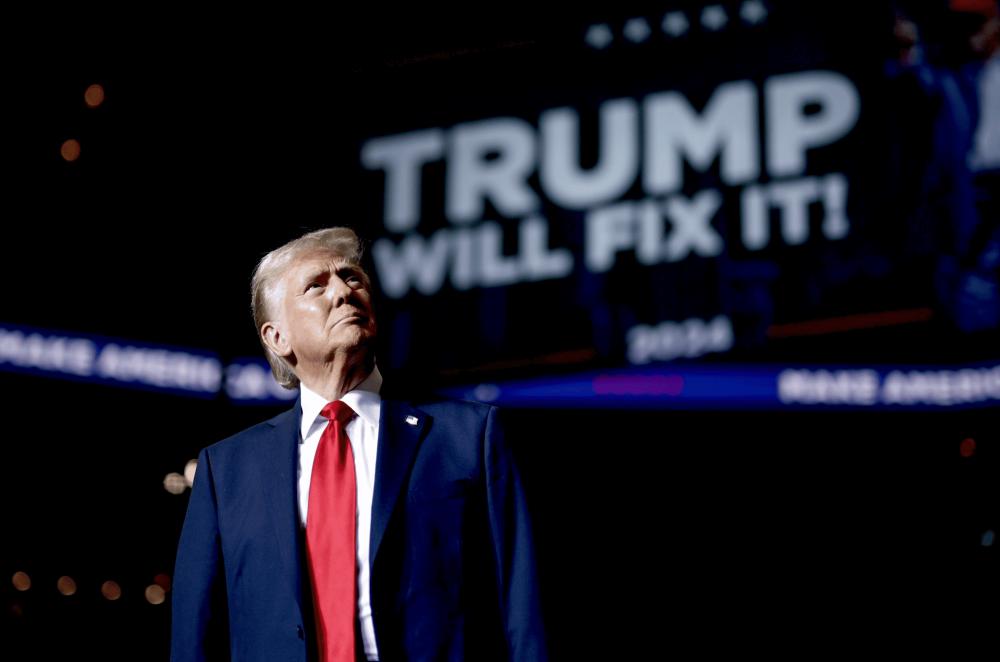 Trump Pecat 17 Irjen yang Awasi Lembaga Pemerintah