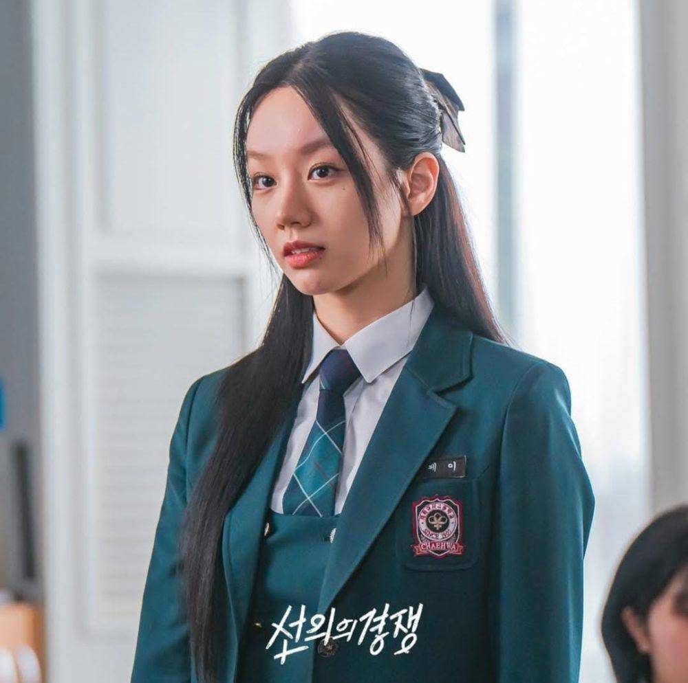 Lee Hye Ri di drama Friendly Rivalry (instagram.com/tving.official)