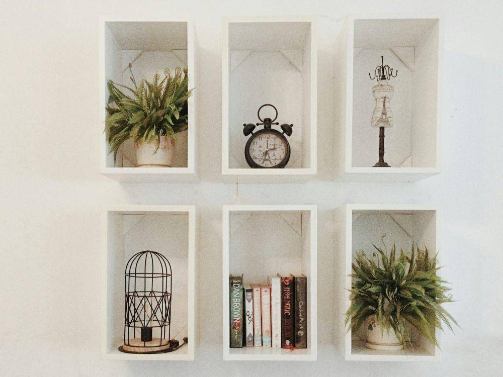 ilustrasi tempat pajangan di dinding (unsplash.com/Vy Lê)