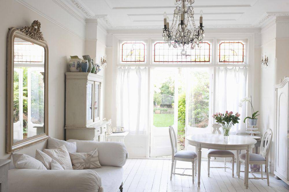 penyimpanan living room (pixabay.com/Claire Rendall)