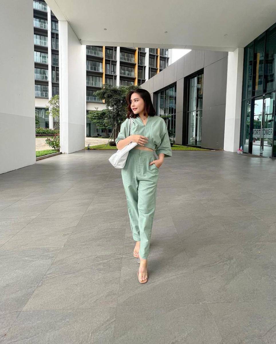 ide outfit one set ala Prilly Latuconsina (instagram.cm/prillylatuconsina96)