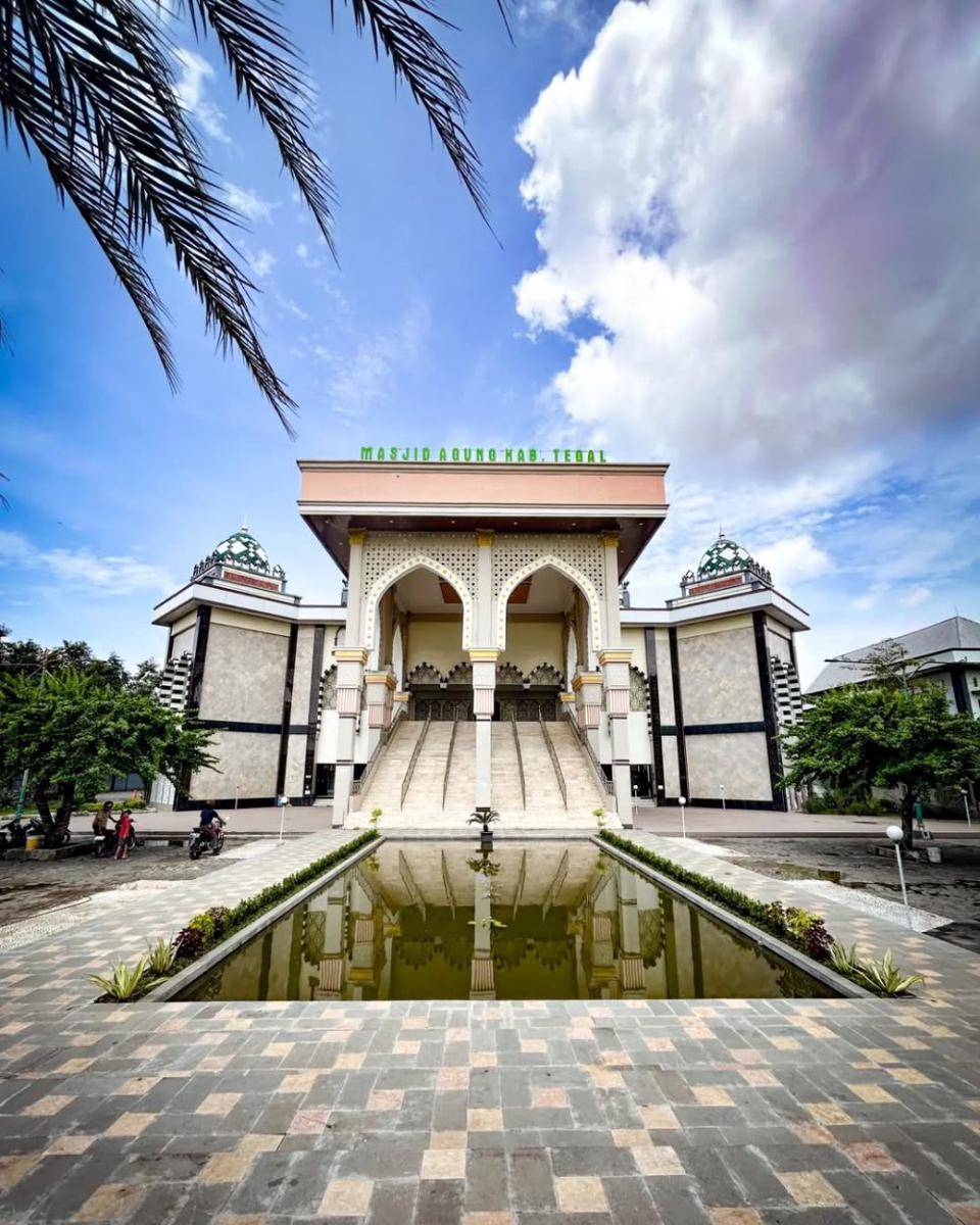 Masjid Agung Kabupaten Tegal (instagram.com/infotegal)