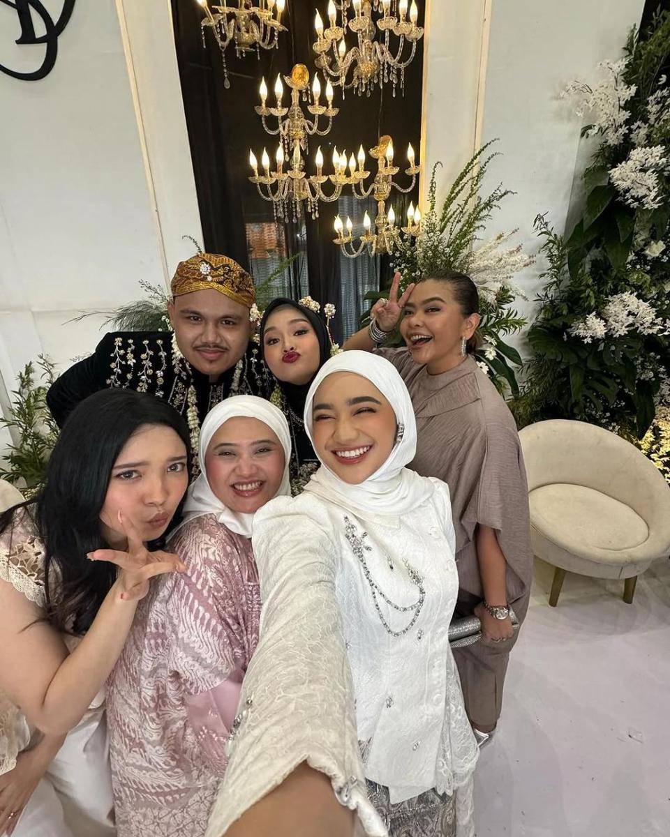 Tamu di resepsi Salma (Instagram.com/nabilataqiyyah)