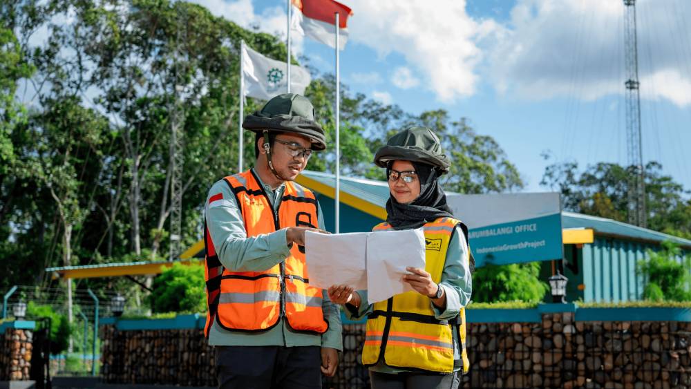 Foto karyawan di PT Vale Indonesia (vale.com)