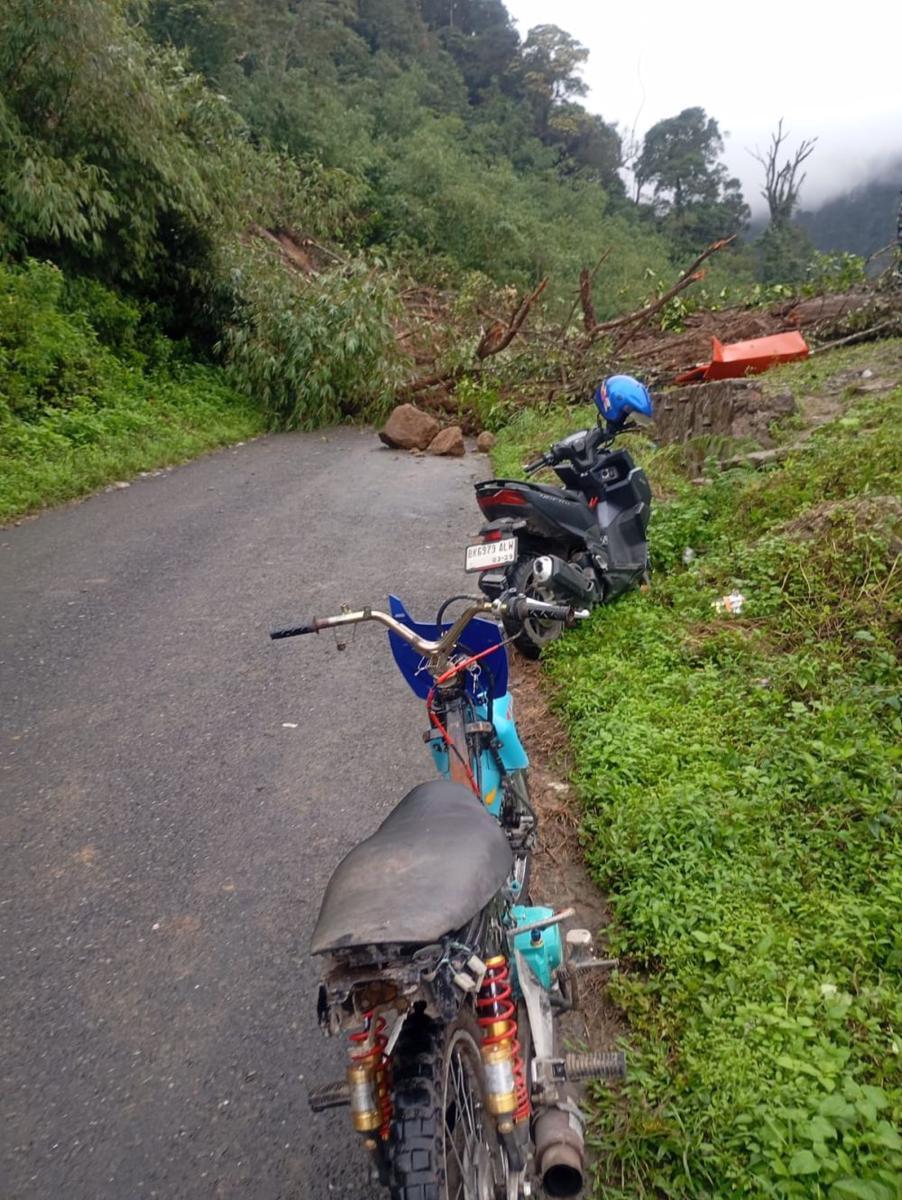 Longsor di Desa Telagah, Jalan Alternatif Langkat-Tanah Karo Terputus