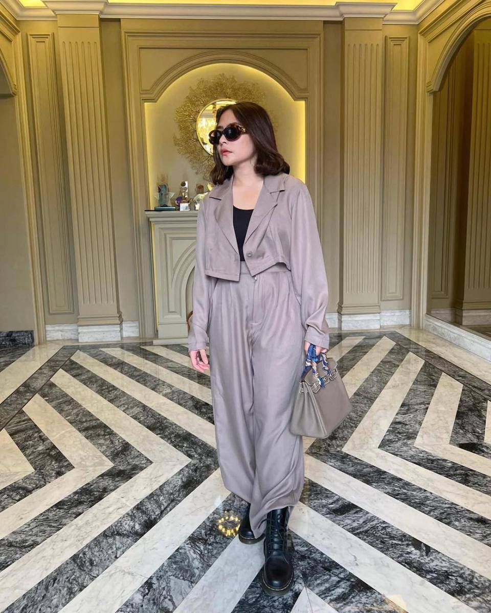 ide outfit one set ala Prilly Latuconsina (instagram.cm/prillylatuconsina96)