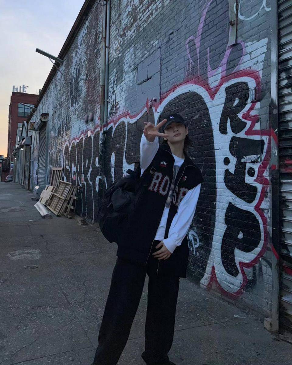 OOTD ala Hyunjin STRAY KIDS (instagram.com/hynjinnnn)