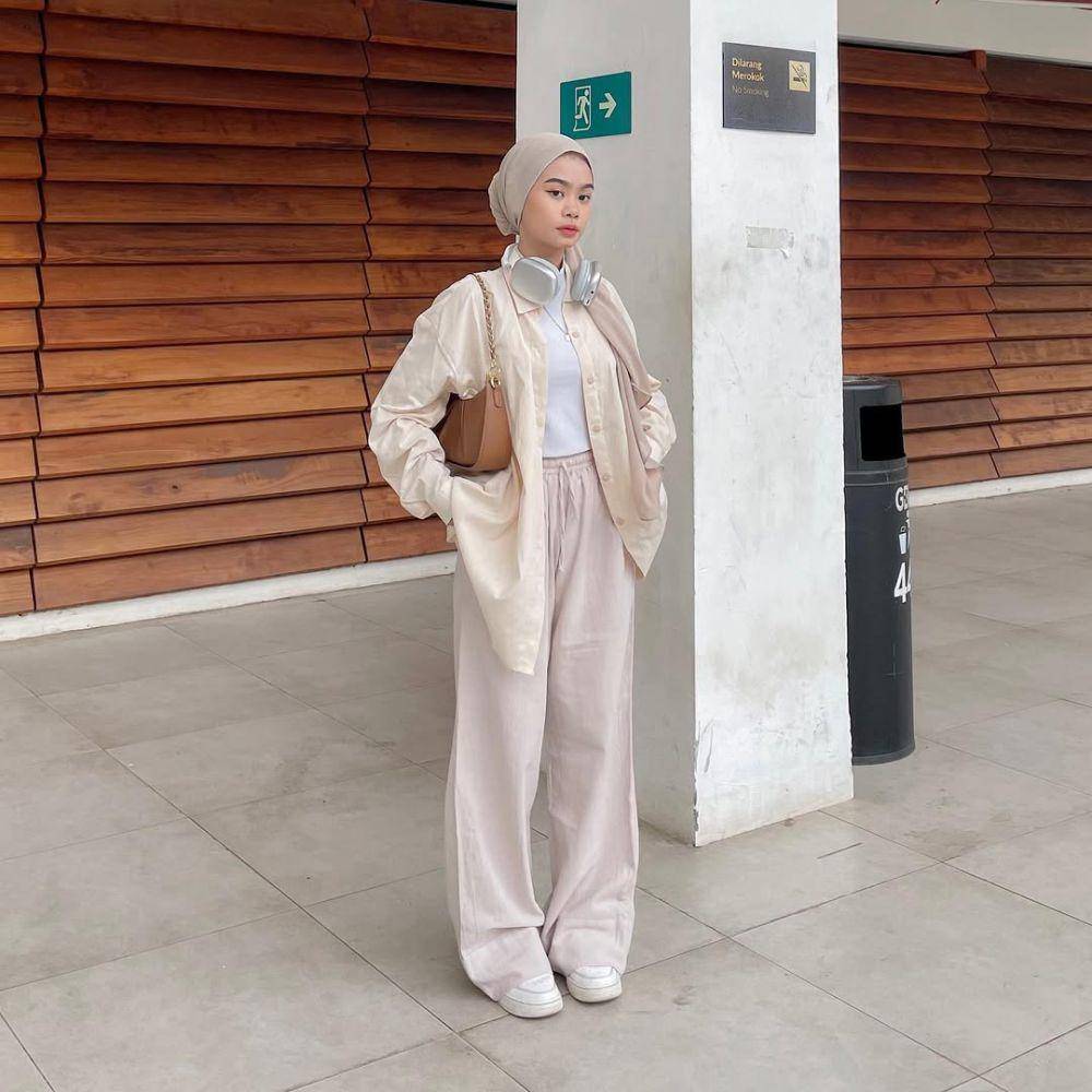 inspirasi outfit ke kampus ala Nola Clara (instagram.com/nolaclr.a)