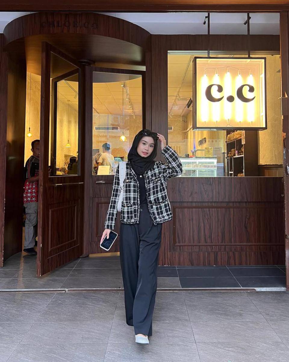 inspirasi outfit ke kampus ala Nola Clara (instagram.com/nolaclr.a)