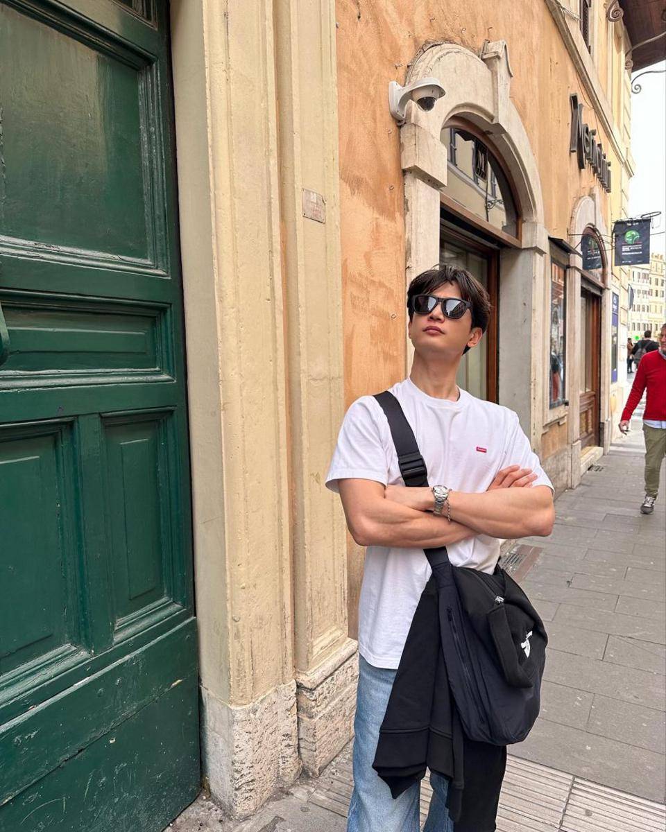 Outfit Kencan ala Minho SHINEE (instagram.com/choiminho_1209)