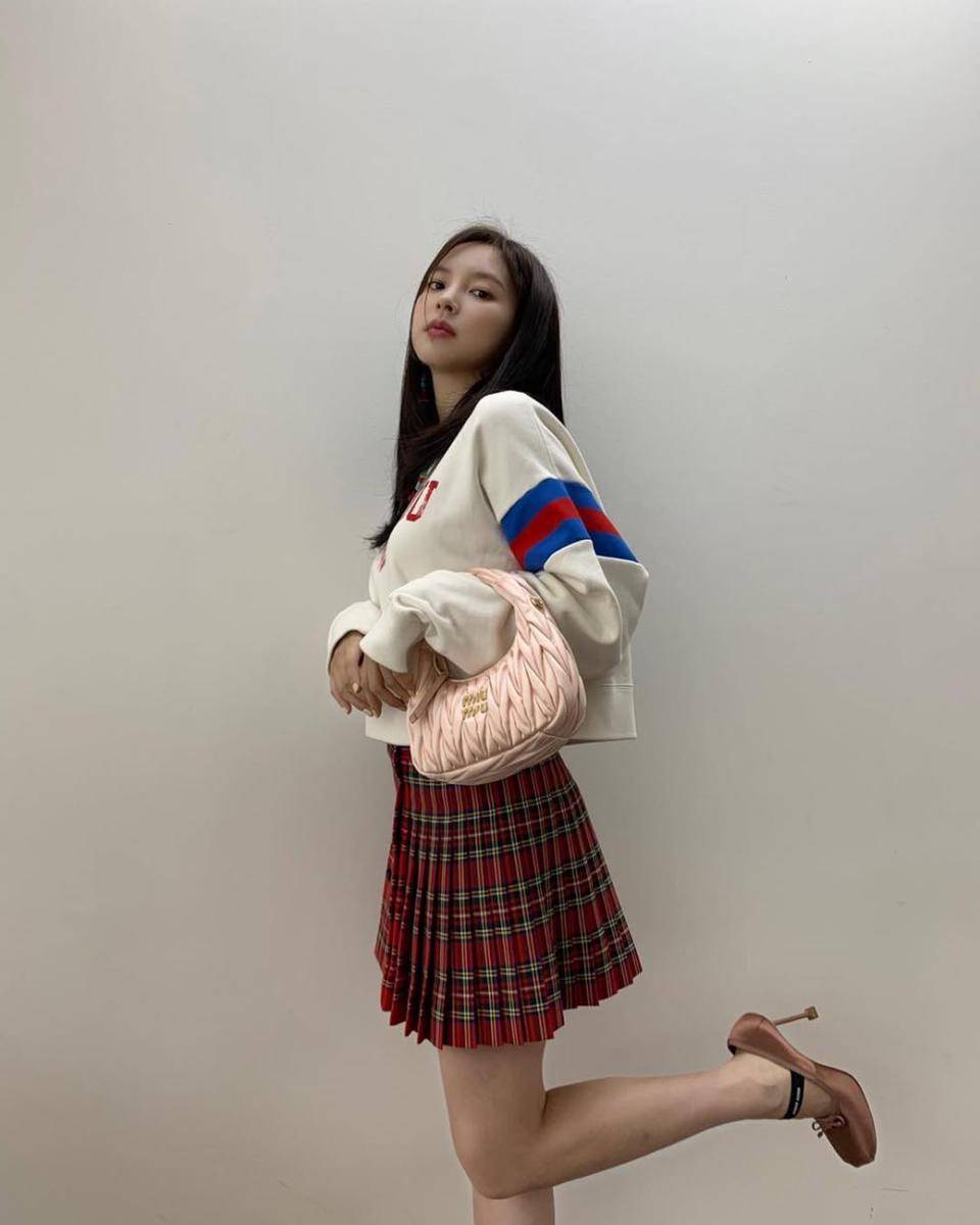 Shin Soo Hyun (instagram.com/xinsooo)