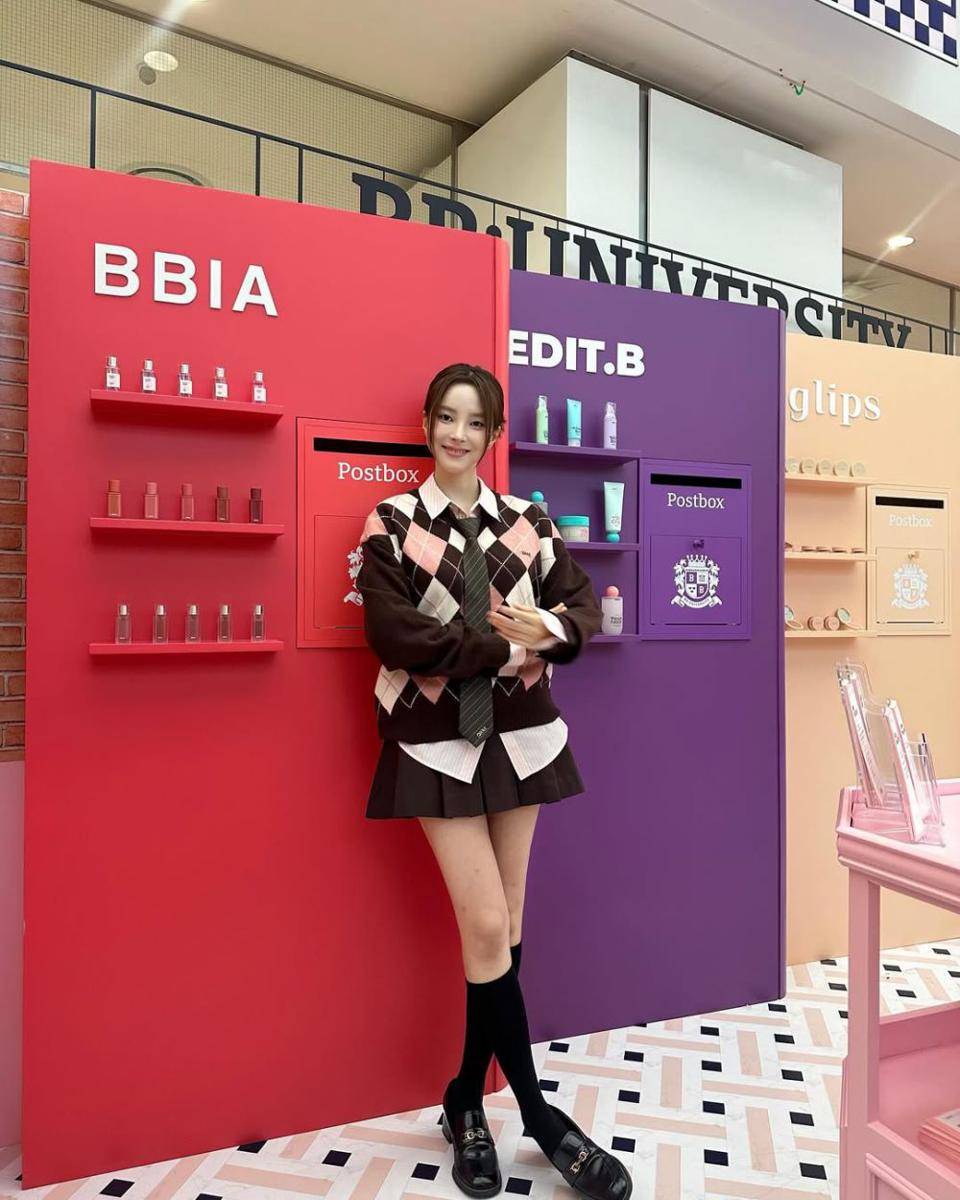 Shin Soo Hyun (instagram.com/xinsooo)