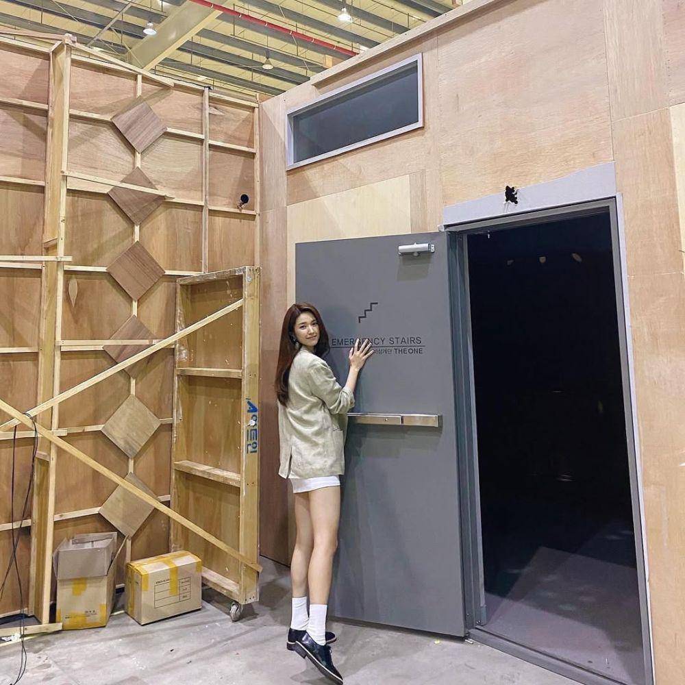 Style Ha Young. (instagram.com/havv_y)