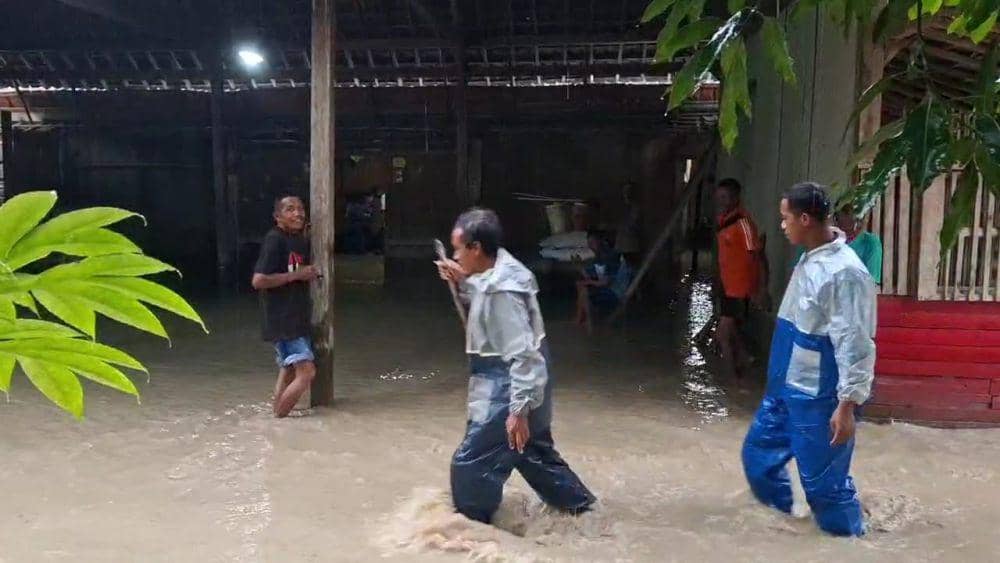 Banjir terjang Dusun Kebonduren Desa Kenongorejo, Kecamatan Pilangkenceng Kabupaten Madiun. IDN Times/ Riyanto.