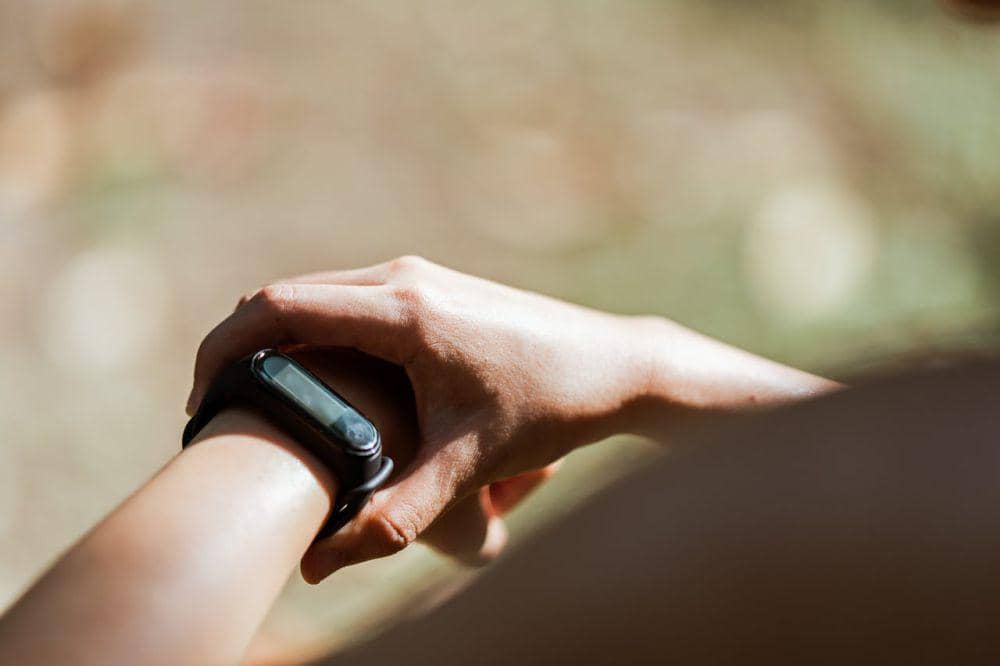 ilustrasi smartband (pexels.com/Ketut Subiyanto)