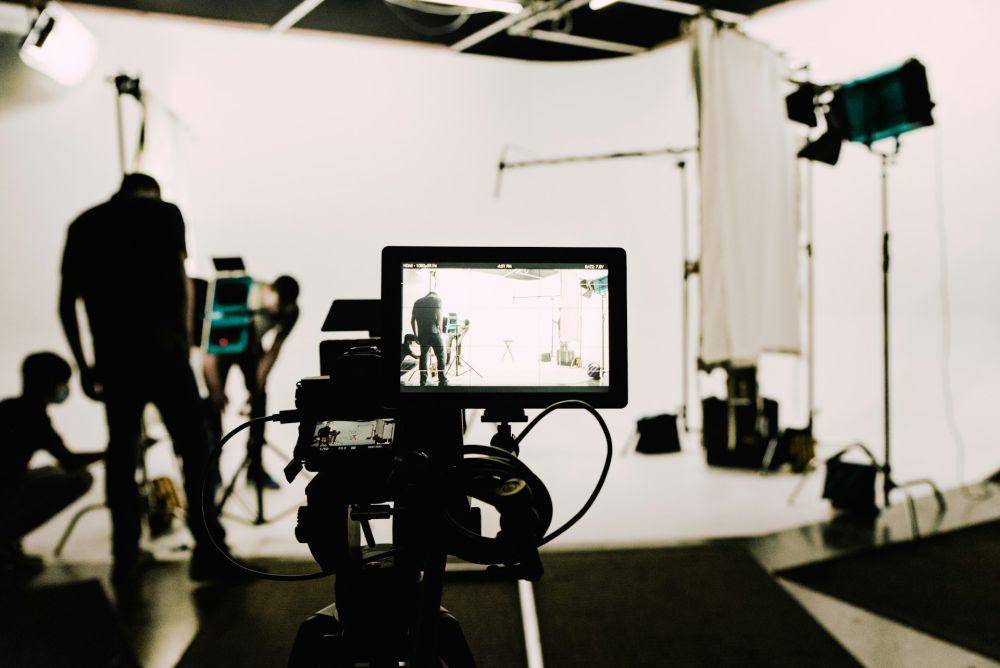 ilustrasi syuting film (unsplash.com/Voyage Pro)