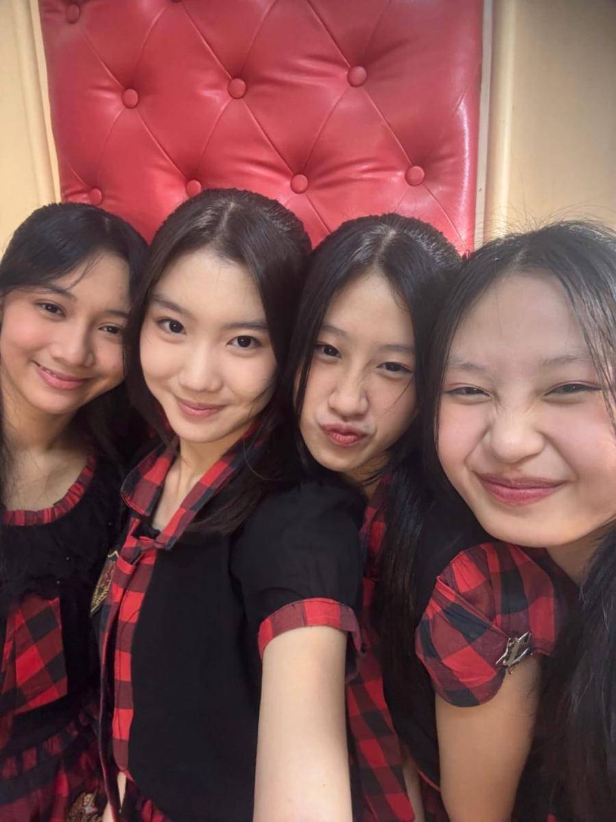 Generasi 13 JKT48 (x.com/JE_JemimaJKT48)