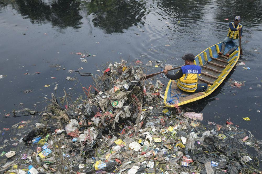 Sekda Jabar Ungkap Penyebab Tumpukan Sampah di Oxbow Cicukang