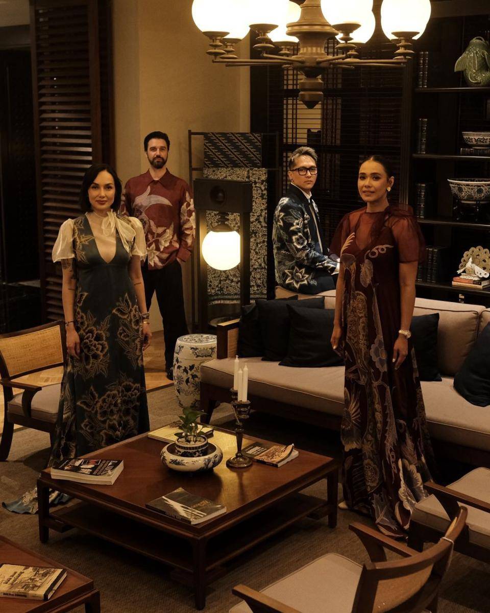 Sara Wijayanto dan Adinia Wirasti di pernikahan Wisnu Hardani (Instagram.com/adiniawrst)
