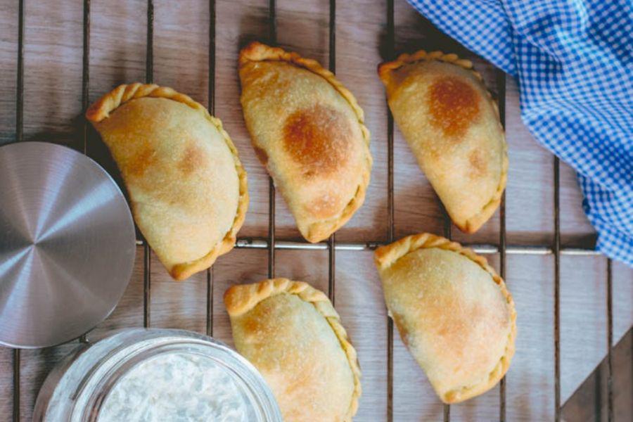 Resep Pastel Isi Kentang Kari yang Super Enak dan Mengenyangkan