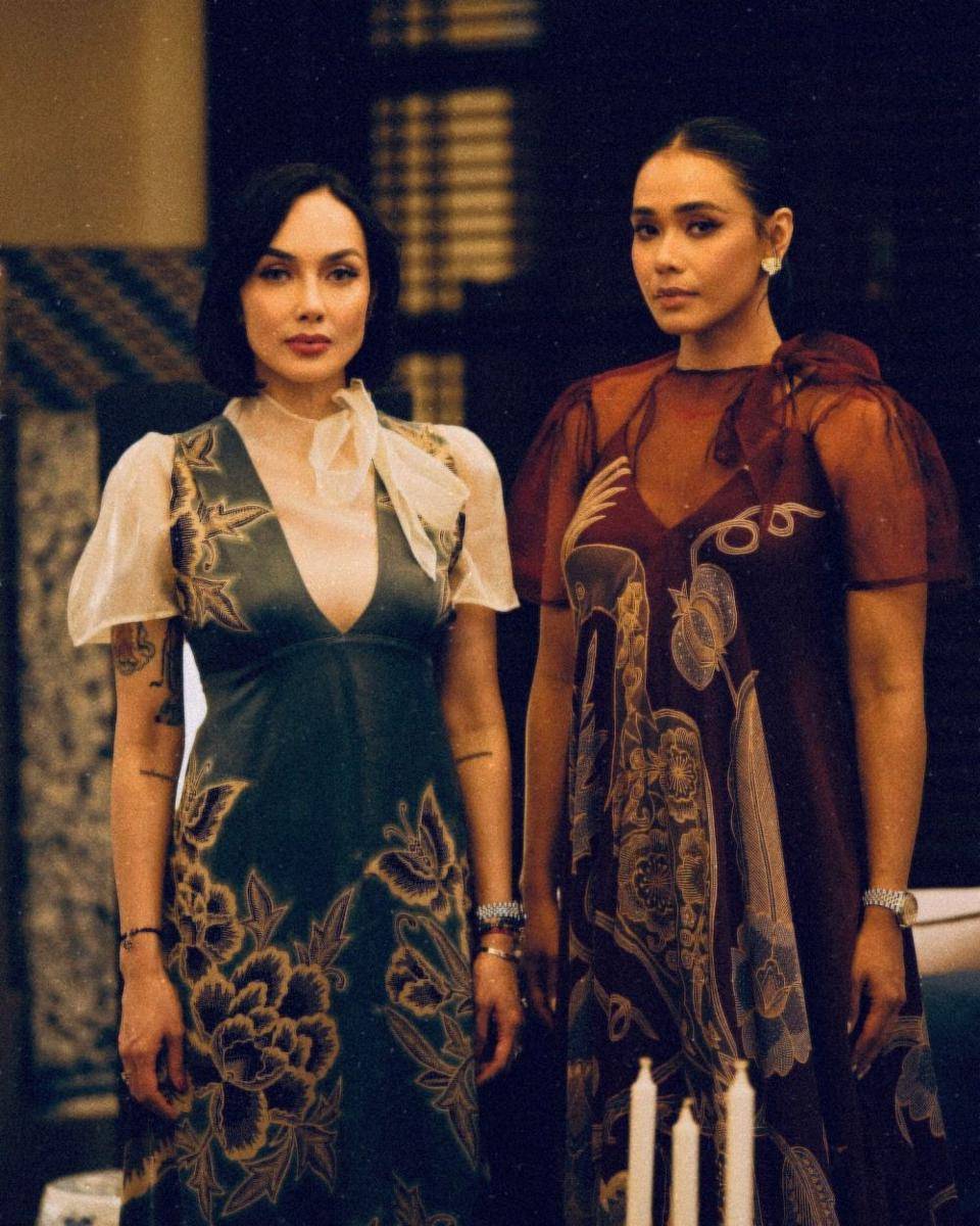 Sara Wijayanto dan Adinia Wirasti di pernikahan Wisnu Hardani (Instagram.com/adiniawrst)