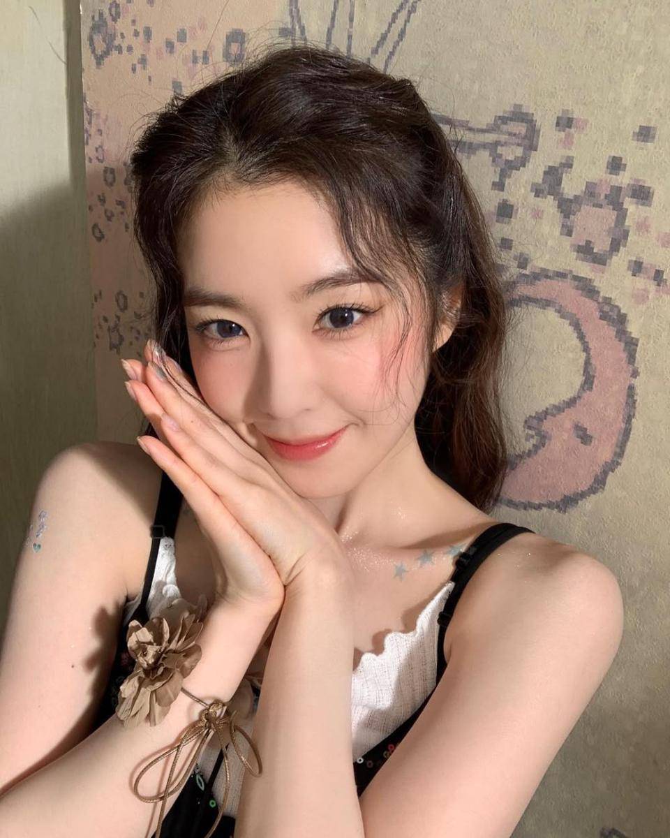 Gaya make up ala Irene Red Velvet (instagram.com/renebaebae)