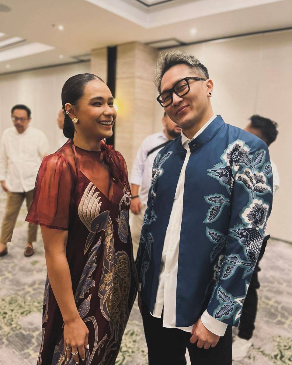Sara Wijayanto dan Adinia Wirasti di pernikahan Wisnu Hardani (Instagram.com/adiniawrst)