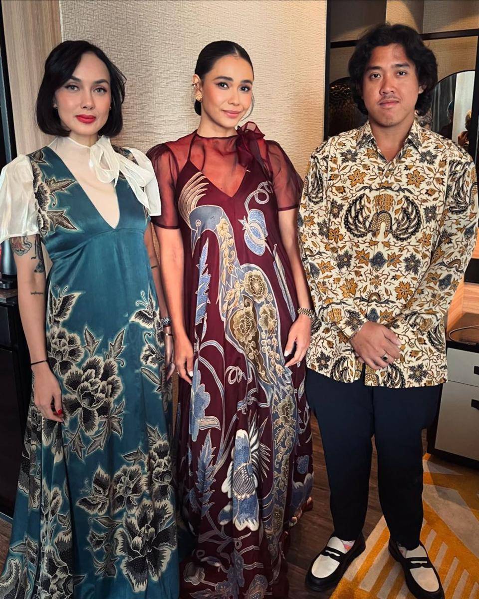 Sara Wijayanto dan Adinia Wirasti di pernikahan Wisnu Hardani (Instagram.com/adiniawrst)