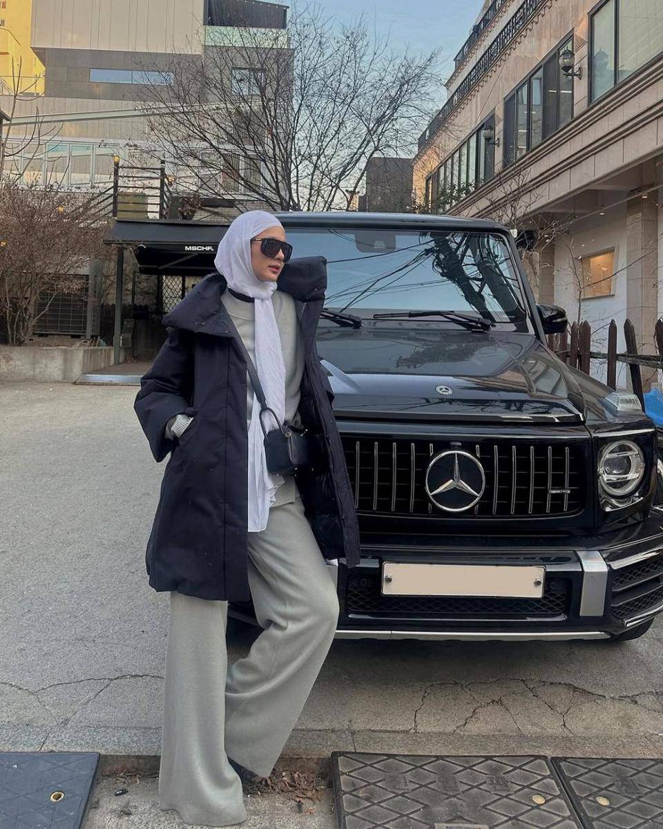 ide padu padan outerwear ala Paula Verhoeven (instagram.com/paula_verhoeven)