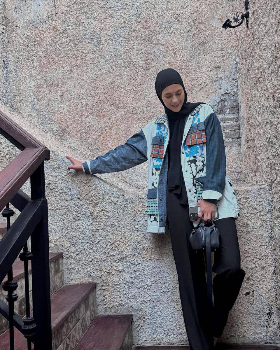 ide padu padan outerwear ala Paula Verhoeven (instagram.com/paula_verhoeven)