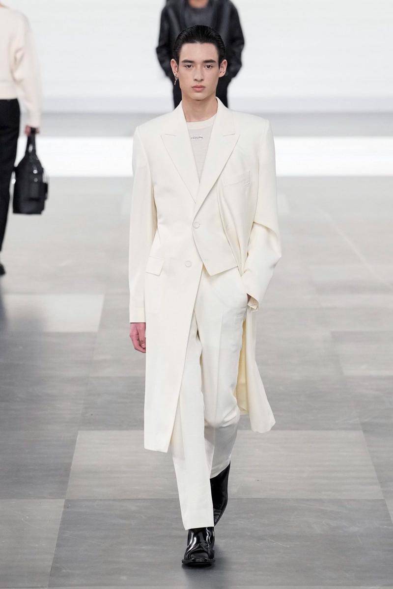 DIOR F/W 2025-26 di Paris Fashion Week Menswear (dok. Dior)