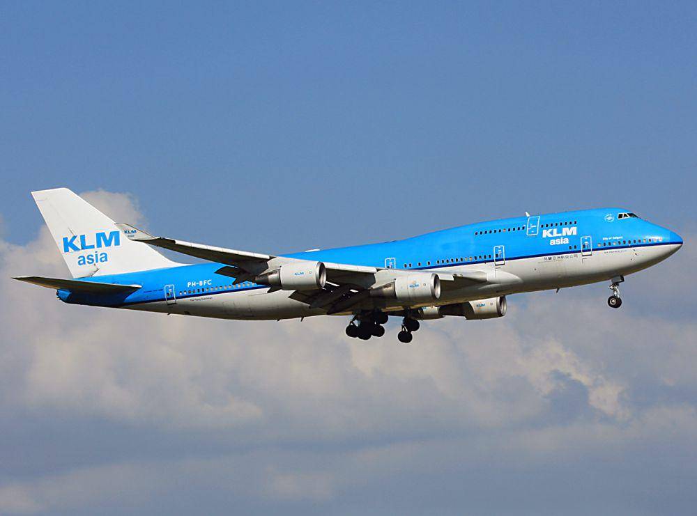 potret armada Boeing 747-400 Combi dalam livery KLM Asia di tahun 2010, KLM Asia adalah anak perusahaan KLM yang terdaftar di Taiwan (commons.wikimedia.org/Kok Vermeulen)