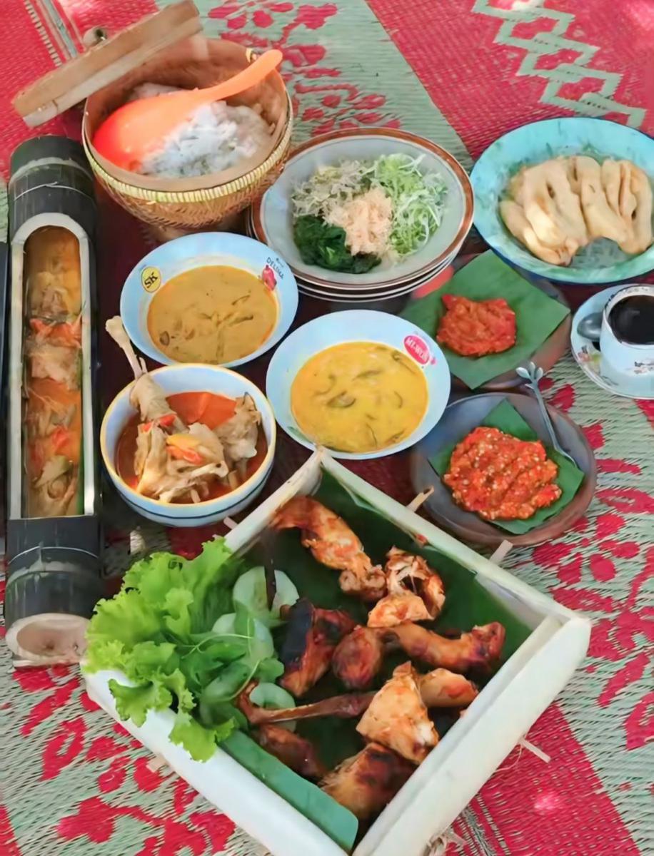 Ayam Panggang Sragi Ndadhapan, Citarasa Jogja di Ponorogo!