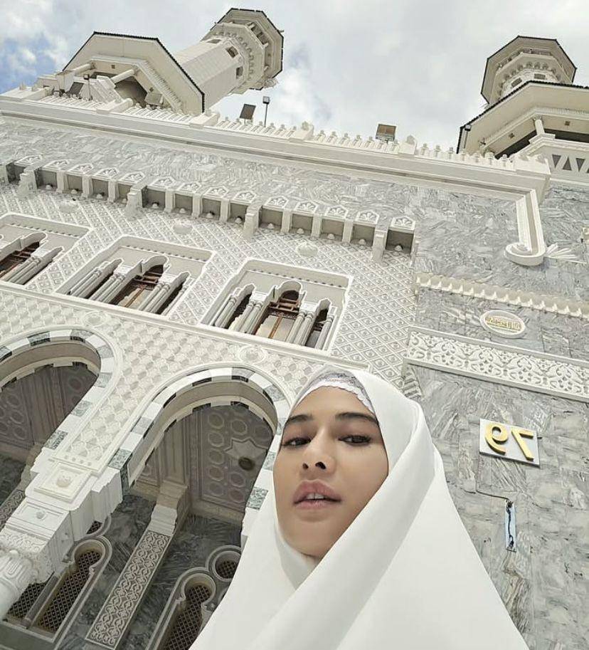 potret umrah Dian Sastro (Instagram.com/therealdisastr)