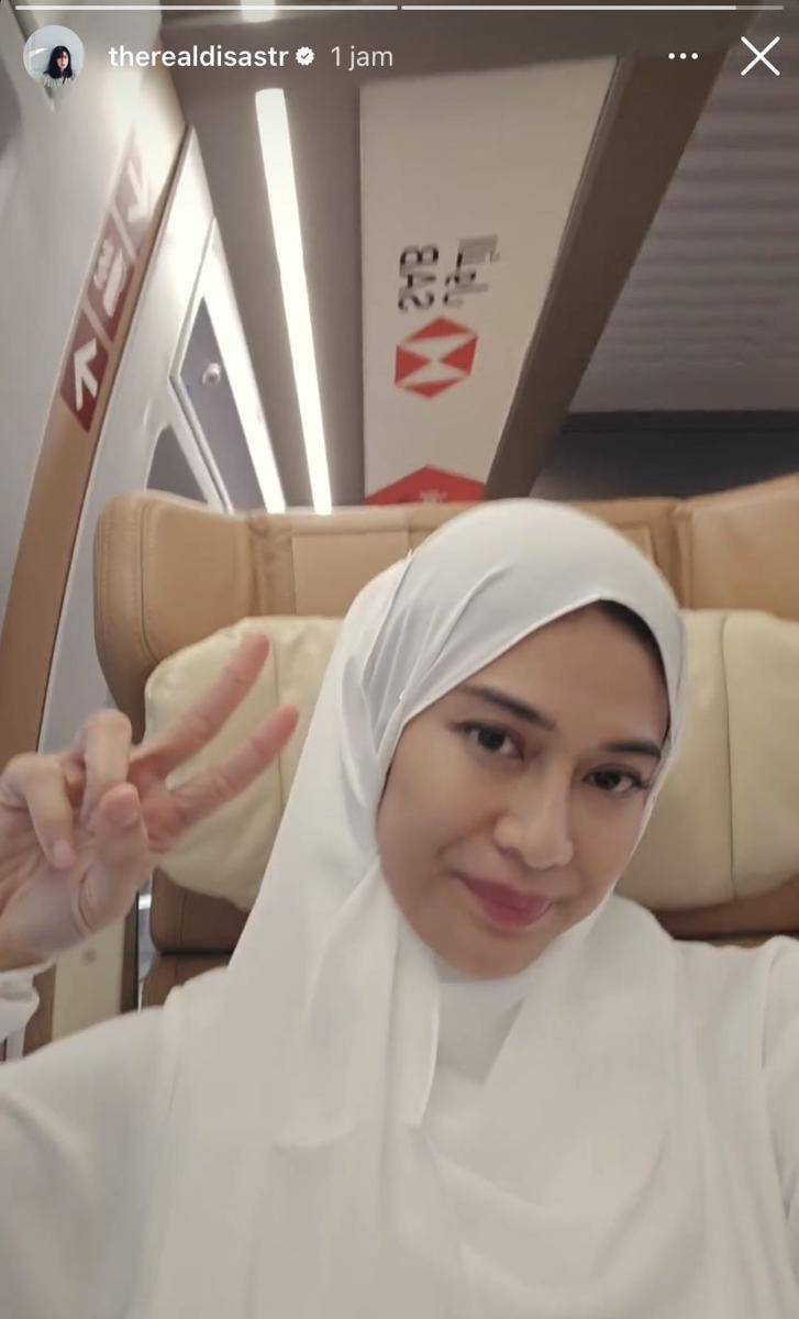 potret umrah Dian Sastro (Instagram.com/therealdisastr)