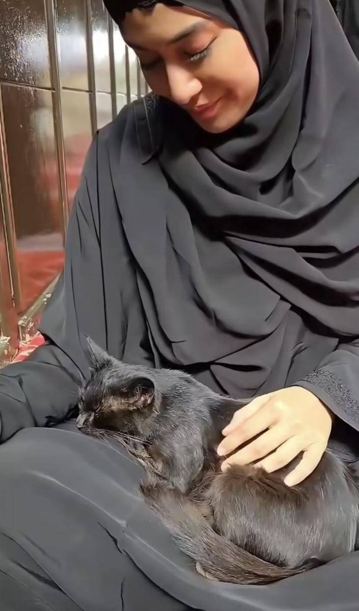 potret umrah Dian Sastro (Instagram.com/therealdisastr)