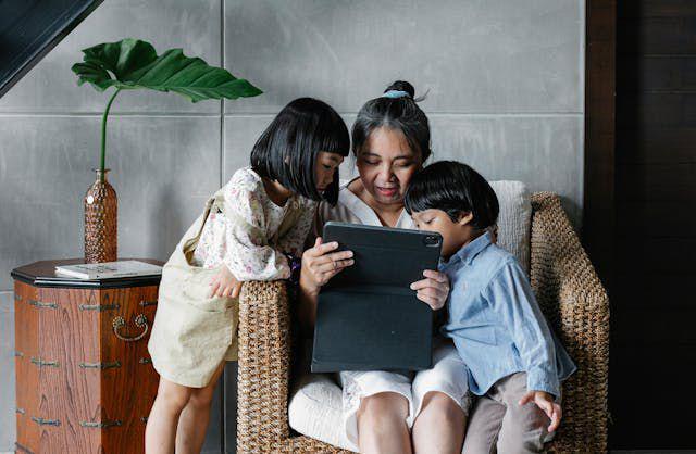 5 Hal yang Penting Diwujudkan dalam Internet Ramah Anak