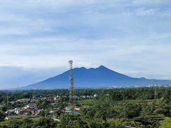 5 Gunung di Bogor yang Memanjakan Mata beserta Rutenya
