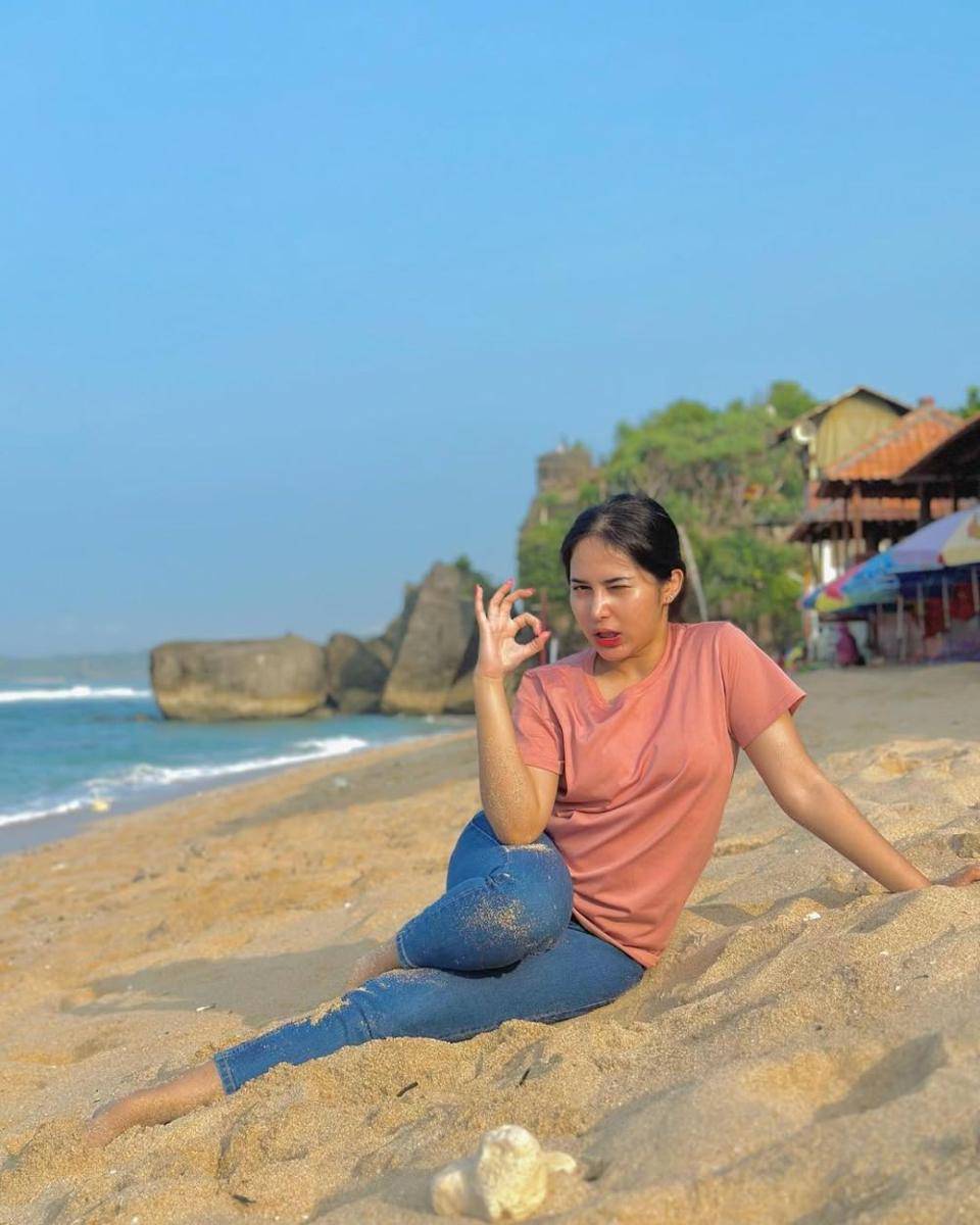 OOTD Dilan Janiyar (instagram.com/dilanjaniyar)