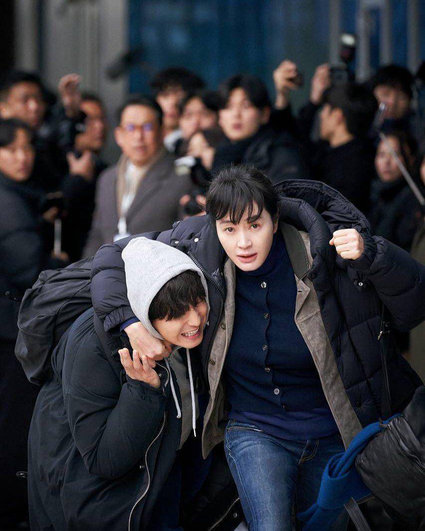 Still cut Unmasked (instagram.com/hs_kim_95)